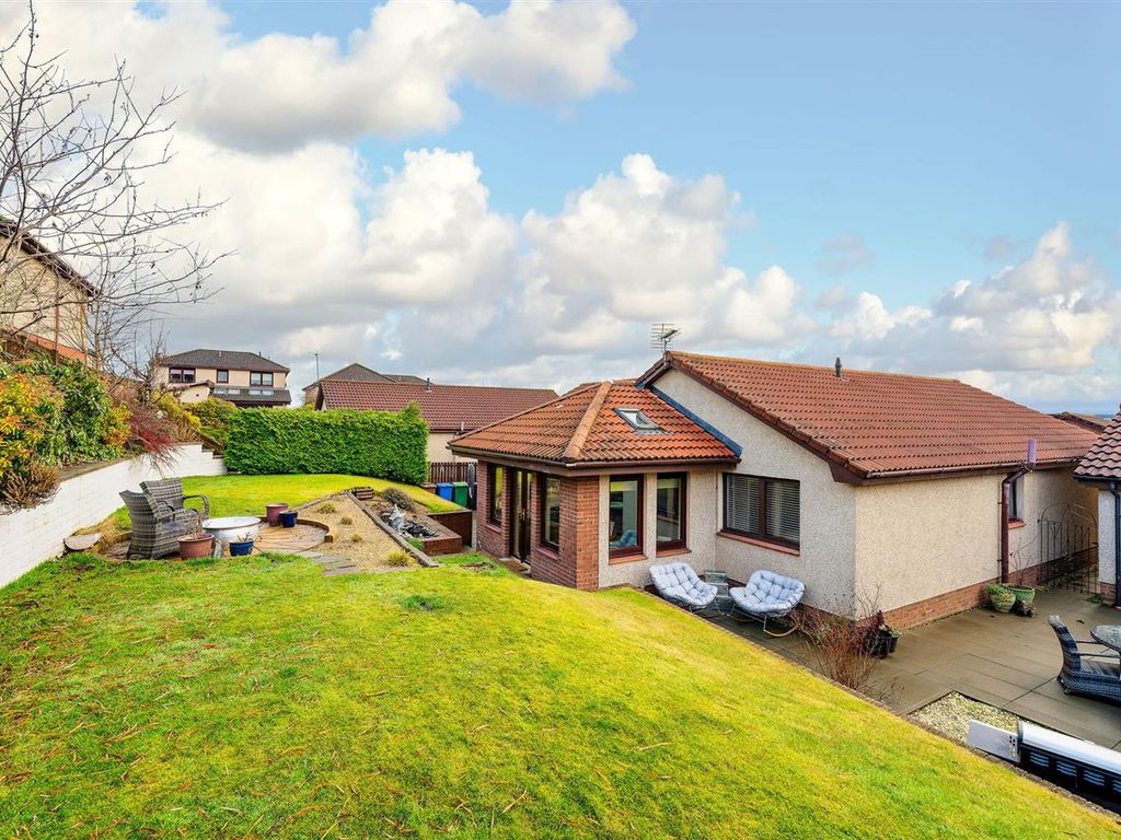4 bed bungalow for sale in Hawthorn Bank, Seafield, Seafield EH47, £340,000