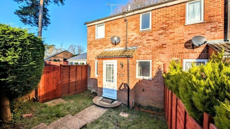 1 bed semi-detached house for sale in Dudley Close, Whitehill GU35, £240,000