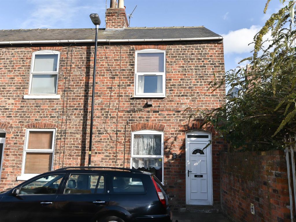 2 bed detached house to rent in Carleton Street, York YO26, £850 pcm