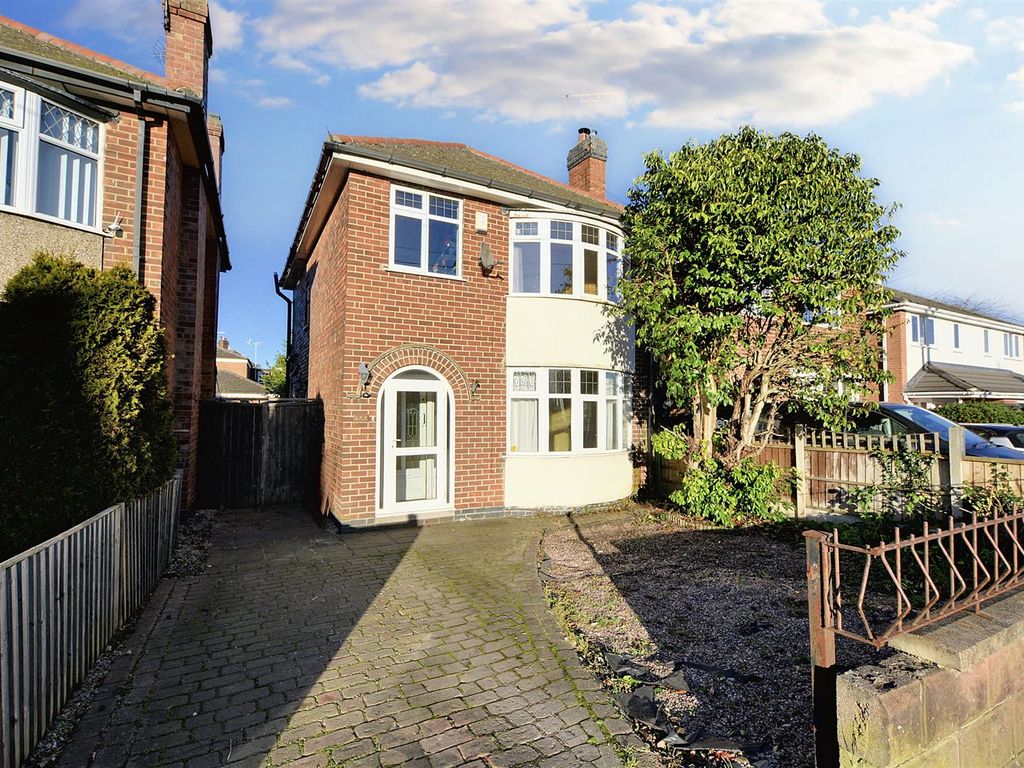 3 bed detached house for sale in College Street, Long Eaton, Nottingham NG10, £220,000