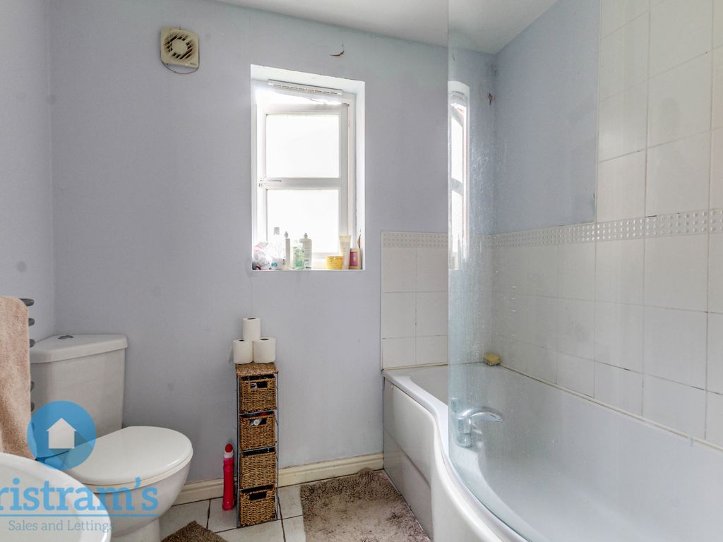 1 bed flat for sale in Stanhope Avenue, Nottingham NG5, £110,000