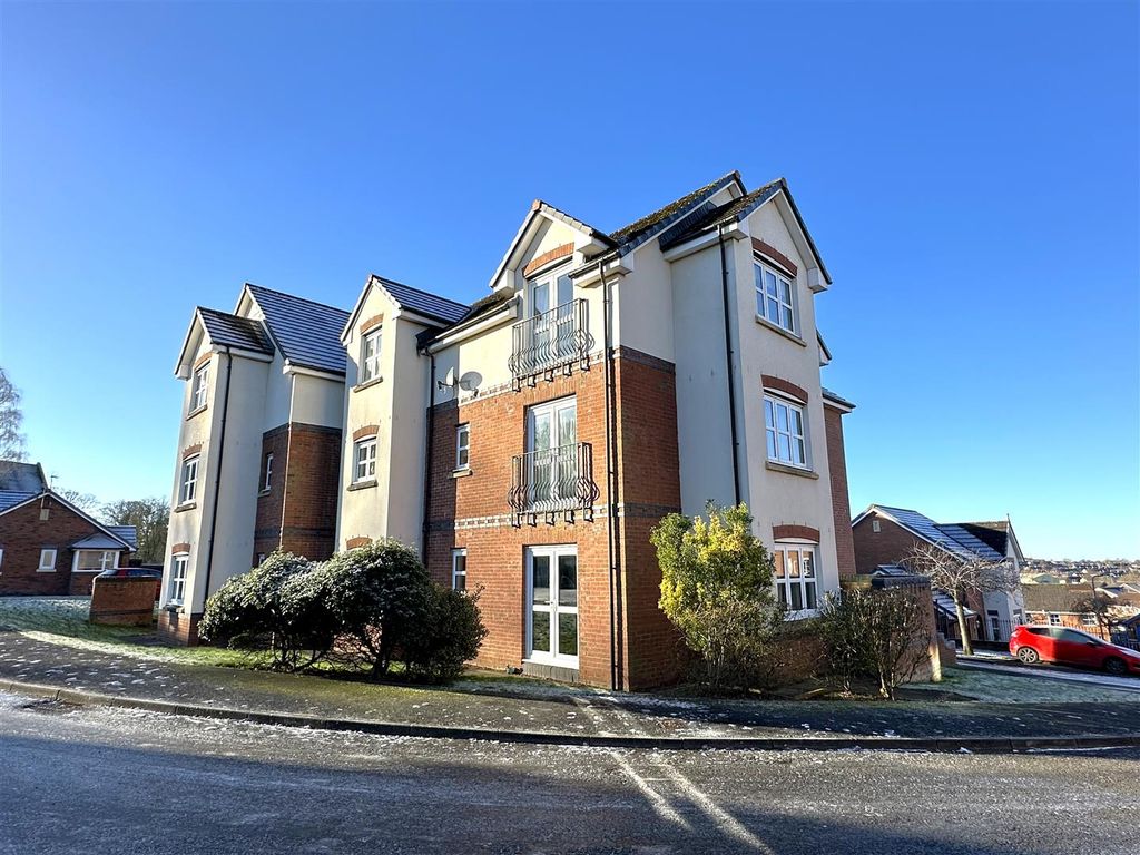 2 bed flat for sale in Pennine View Close, Carlisle CA1, £90,000