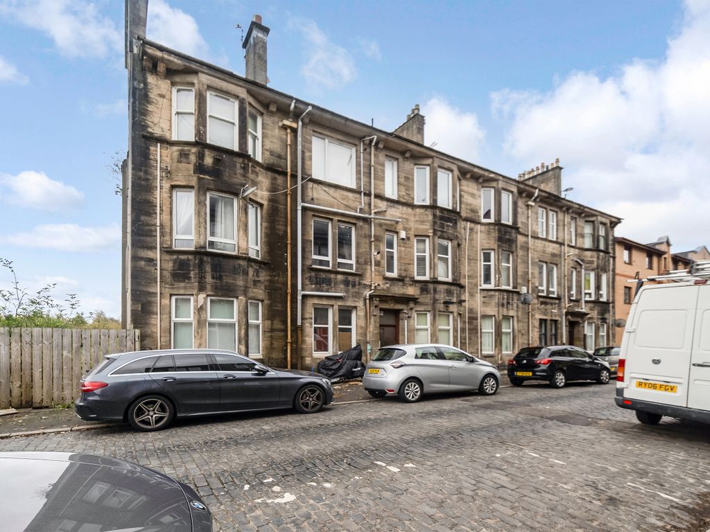 2 bed flat for sale in Espedair Street, Paisley PA2, £46,000