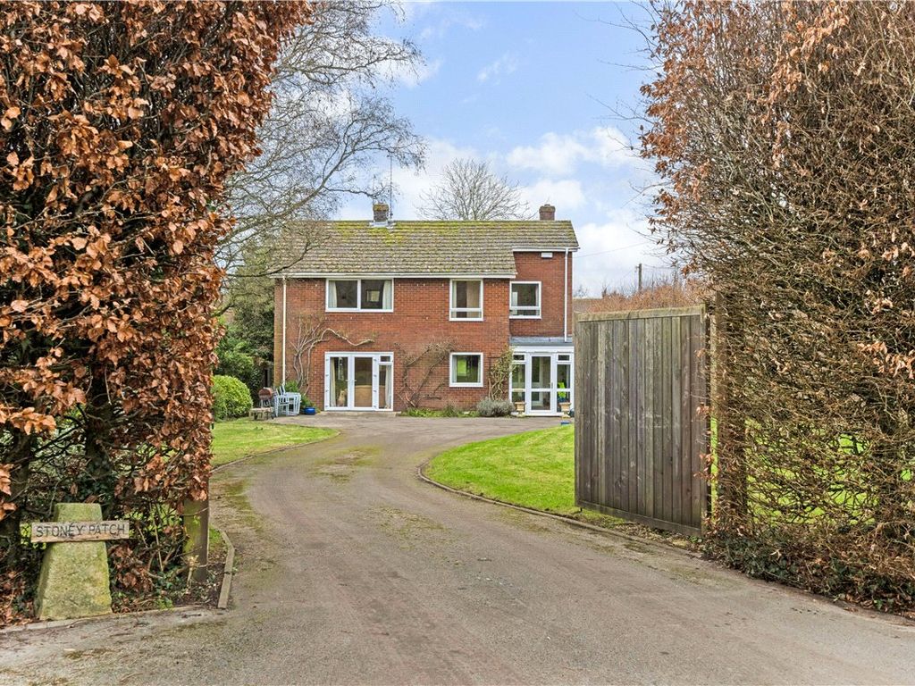 4 bed detached house for sale in Lockeridge, Marlborough, Wiltshire SN8, £725,000