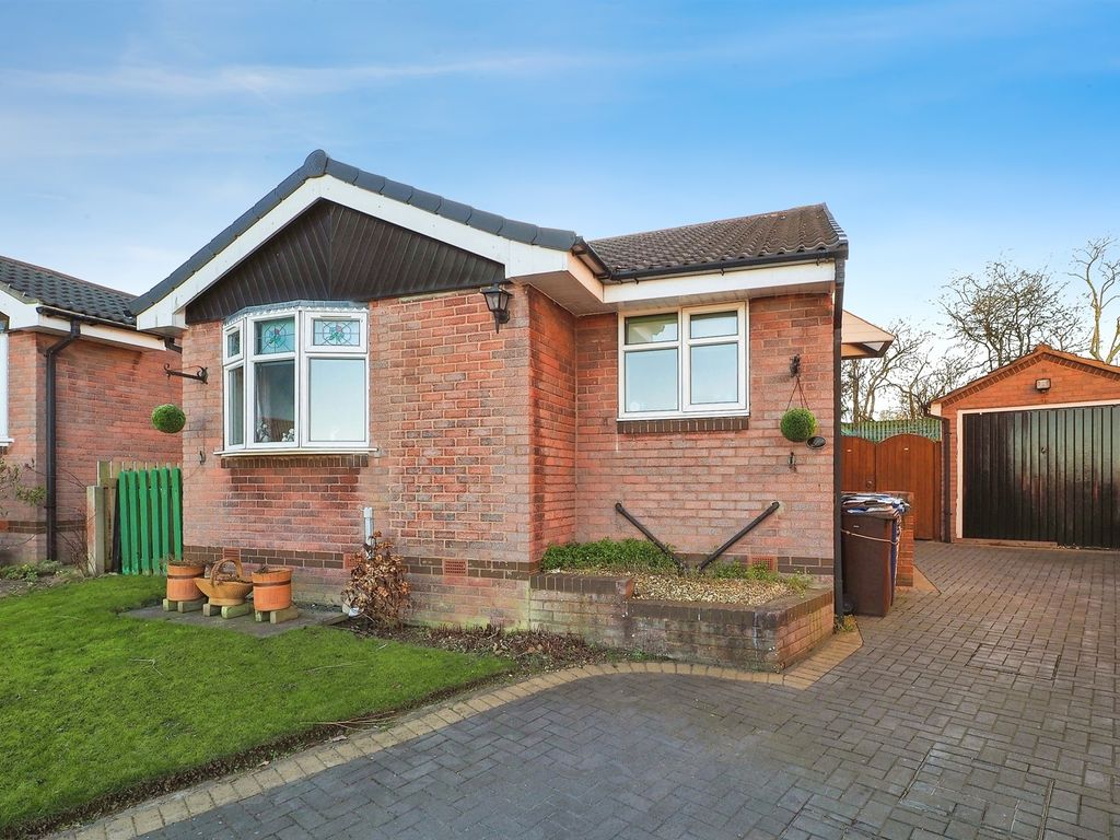 2 bed detached house for sale in Middle Close, Darton, Barnsley S75, £240,000