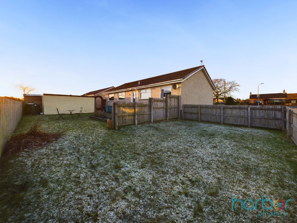 3 bed detached bungalow for sale in Meikle Crescent, Greengairs, Airdrie, North Lanarkshire ML6, £215,000