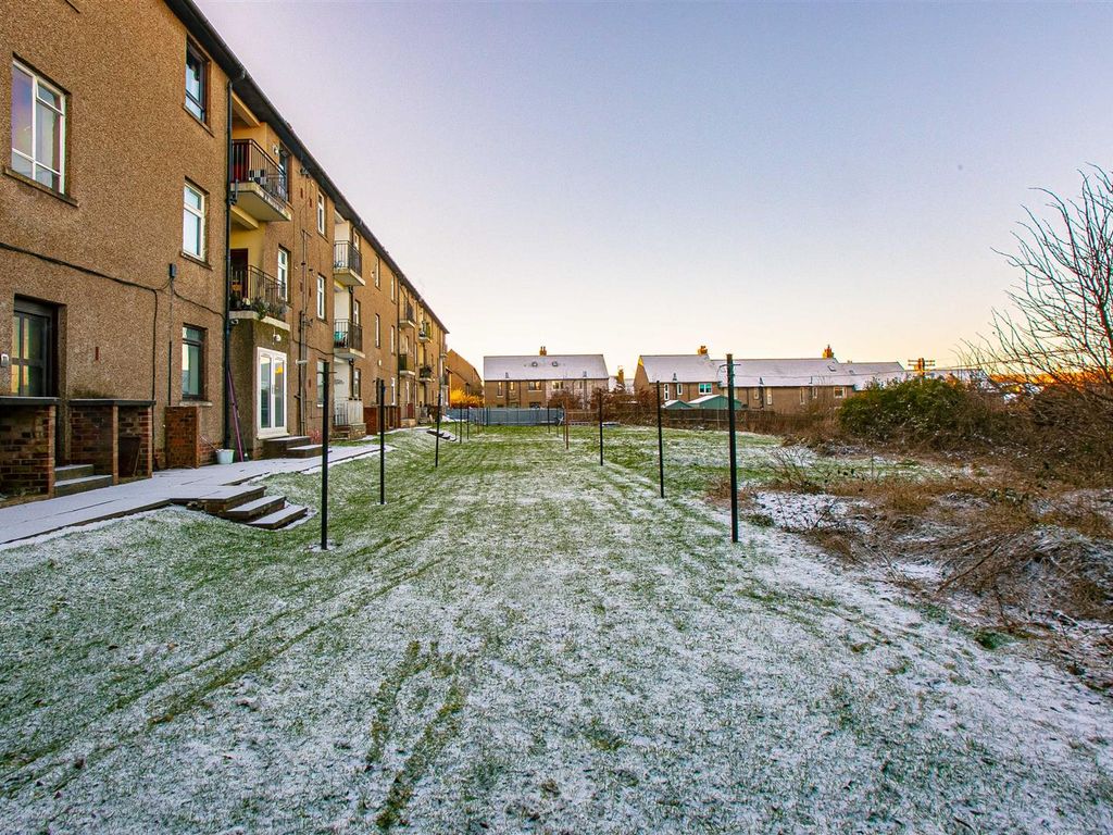 2 bed flat for sale in Balerno Street, Dundee DD4, £78,000