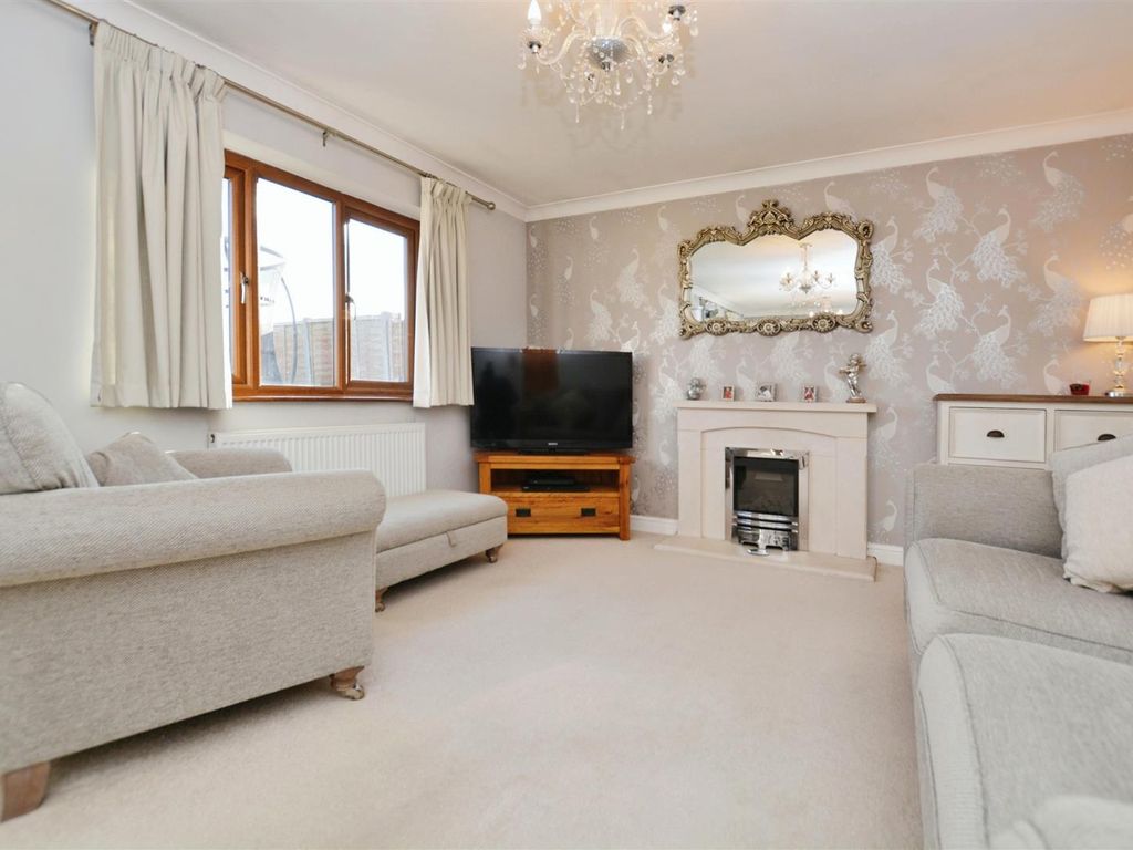 3 bed detached bungalow for sale in Barlings Close, Scotter, Gainsborough DN21, £235,000