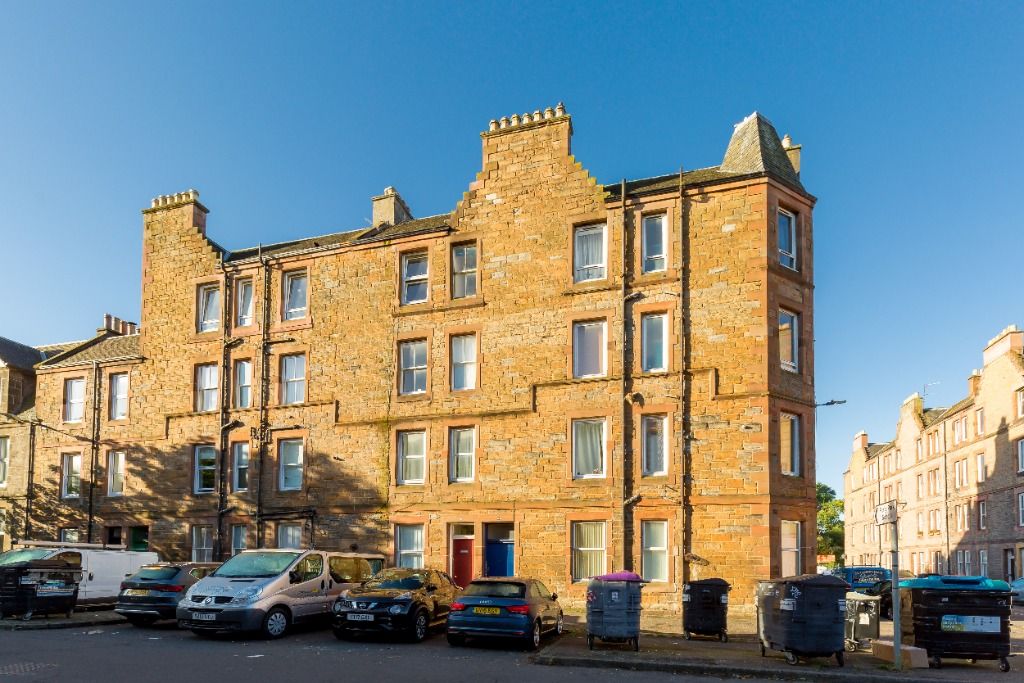 2 bed flat to rent in Balfour Street, Leith, Edinburgh EH6, £1,550 pcm
