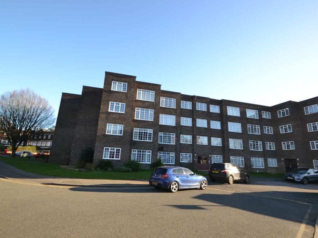 2 bed flat to rent in Arborfield Close, Slough SL1, £1,195 pcm