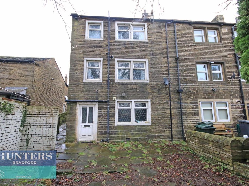 2 bed end terrace house for sale in Pearson Lane Bradford, West Yorkshire BD9, £122,000
