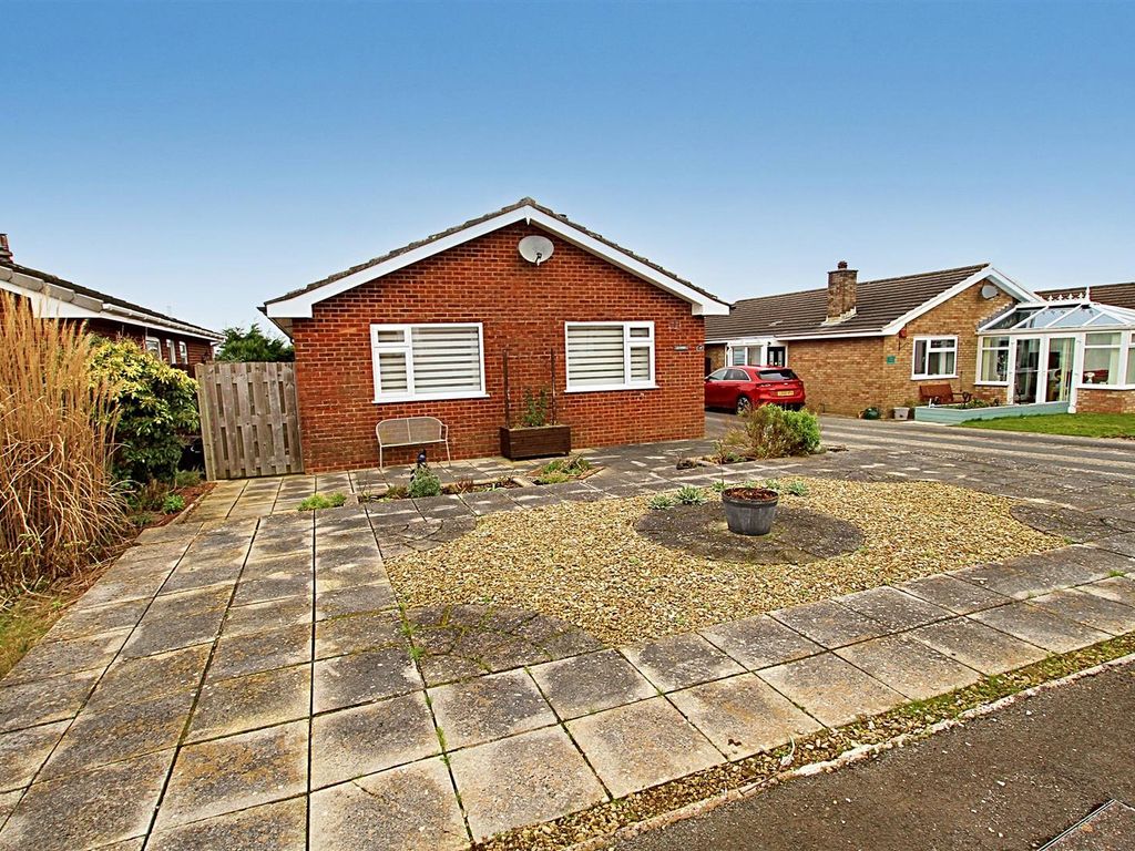 3 bed detached bungalow for sale in Dolwerdd Estate, Penparc, Cardigan SA43, £260,000