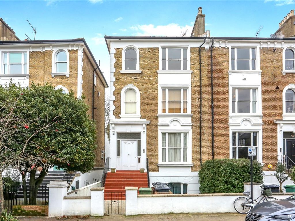 2 bed flat for sale in Dartmouth Park Road, London NW5, £700,000