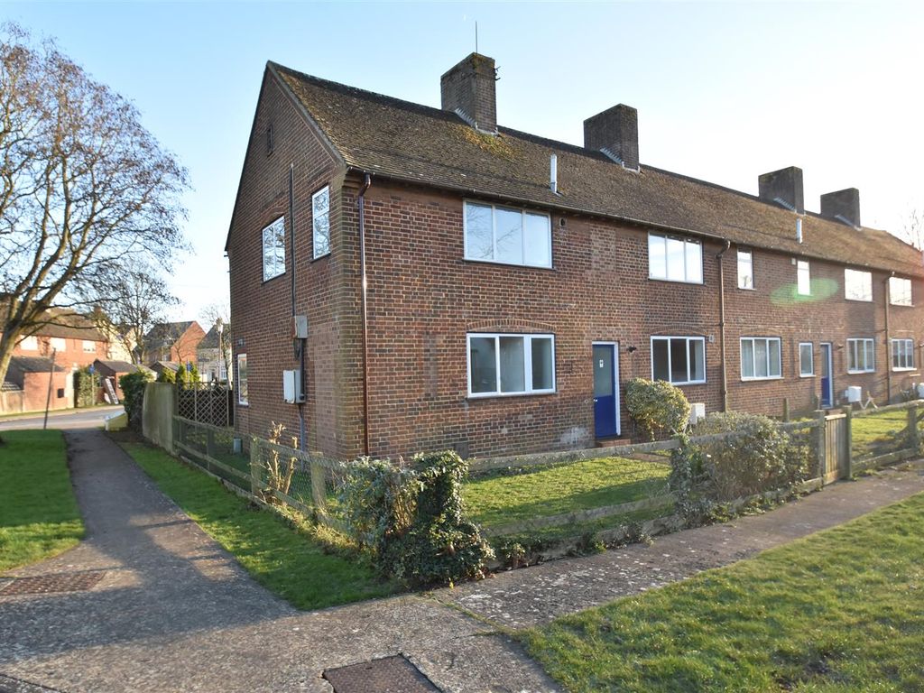 3 bed end terrace house for sale in Carswell Circle, Upper Heyford, Bicester OX25, £400,000
