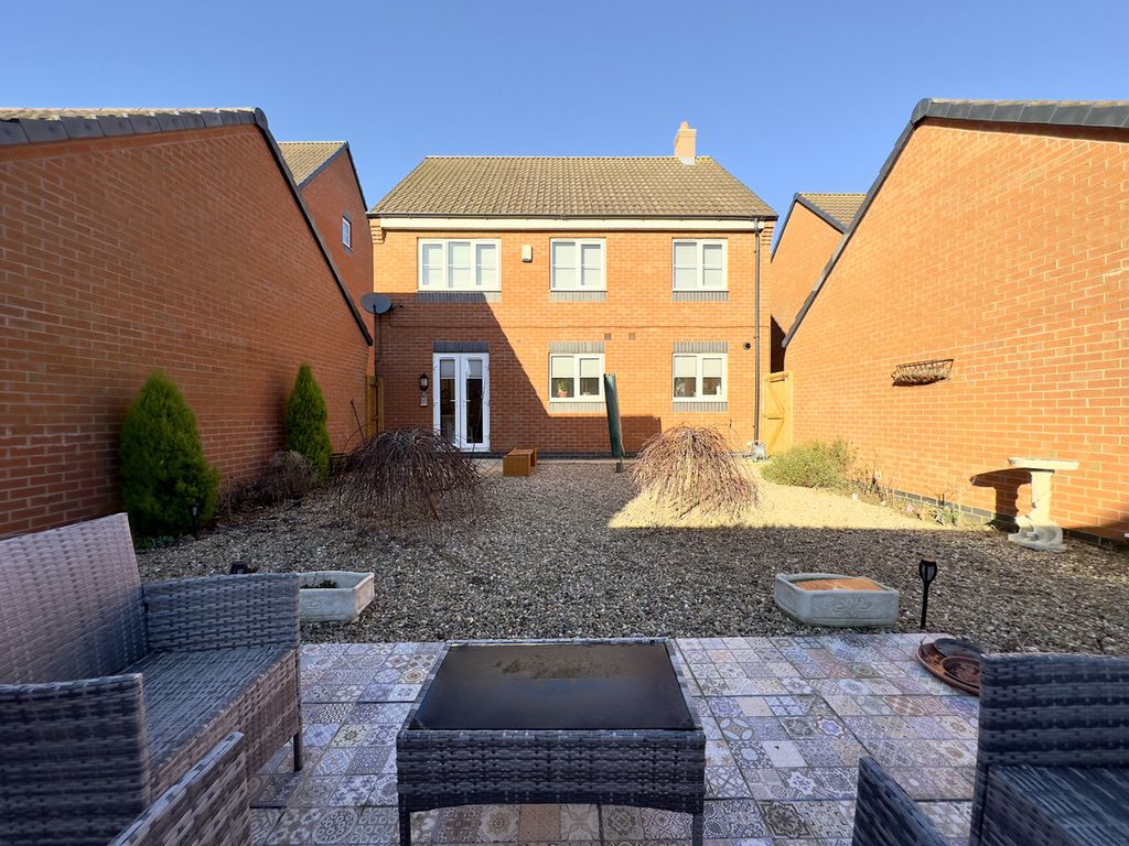 4 bed detached house for sale in Birstall Meadow Road, Birstall LE4, £400,000