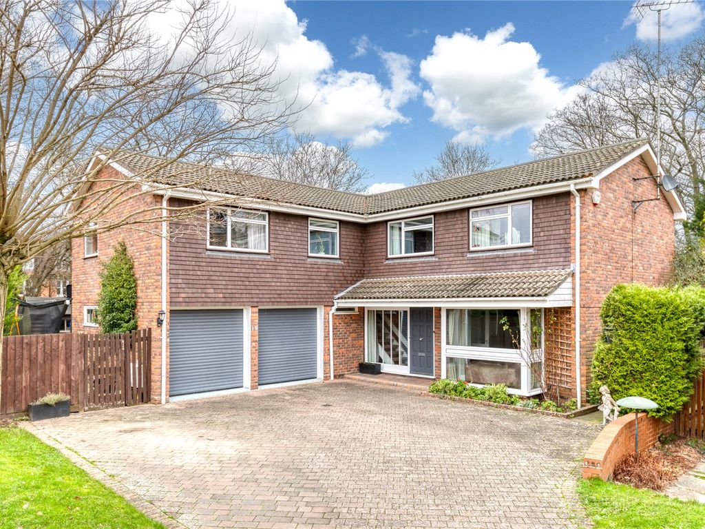 5 bed detached house for sale in Huntsmans Meadow, Ascot, Berkshire SL5, £1,200,000
