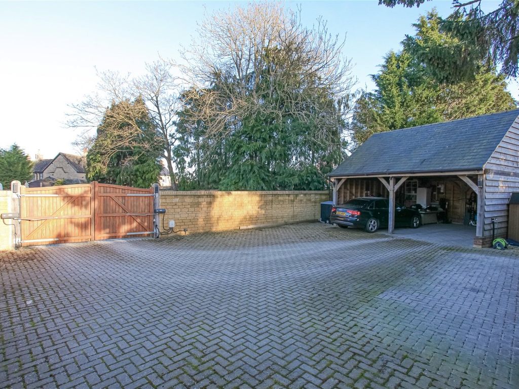 3 bed detached house for sale in High Street, Milton-Under-Wychwood, Chipping Norton OX7, £599,950