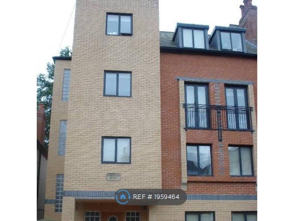 4 bed flat to rent in Victor Court, Nottingham NG7, £2,300 pcm