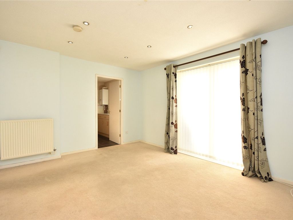 2 bed flat for sale in Laurel Hill Way, Leeds, West Yorkshire LS15, £175,000