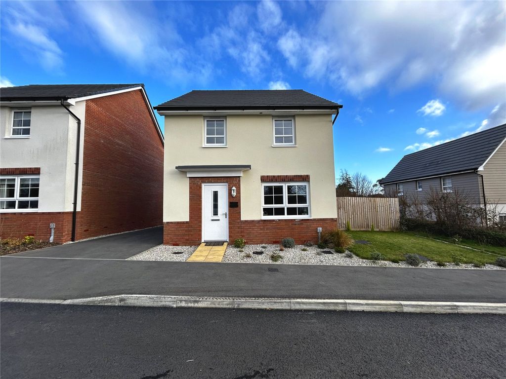 4 bed detached house for sale in Long Meadow, Launceston, Cornwall PL15, £360,000