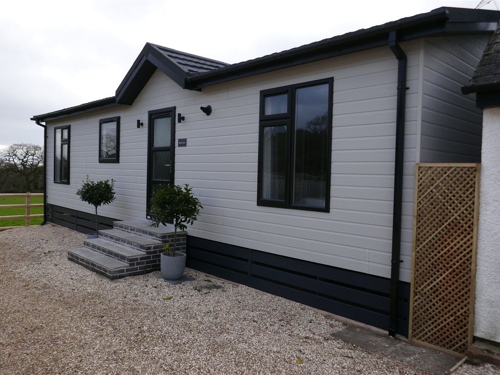 2 bed bungalow to rent in Woodbury, Exeter, Devon EX5, £1,200 pcm