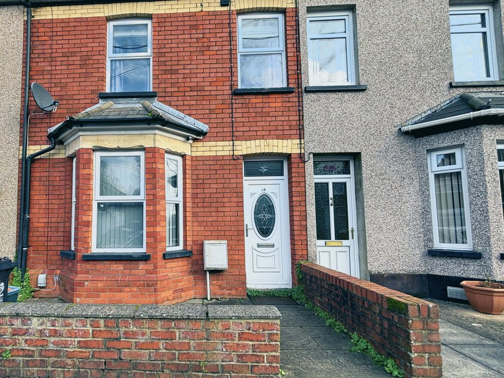 3 bed terraced house to rent in Church Street, Rogerstone, Newport NP10, £1,100 pcm
