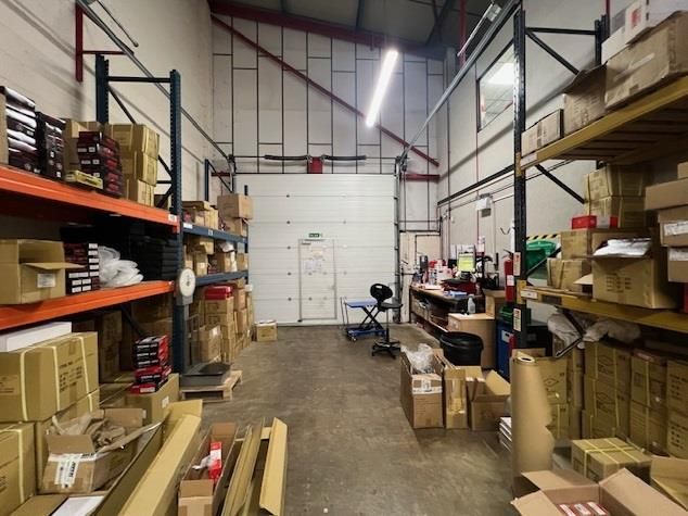 Light industrial to let in Lane End Industrial Park, Lane End, High Wycombe, Bucks HP14, £38,500 pa