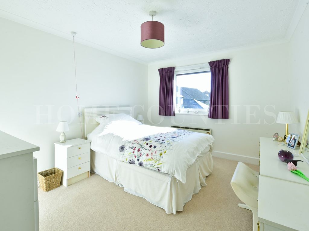 1 bed property for sale in Billy Lows Lane, Potters Bar EN6, £164,995