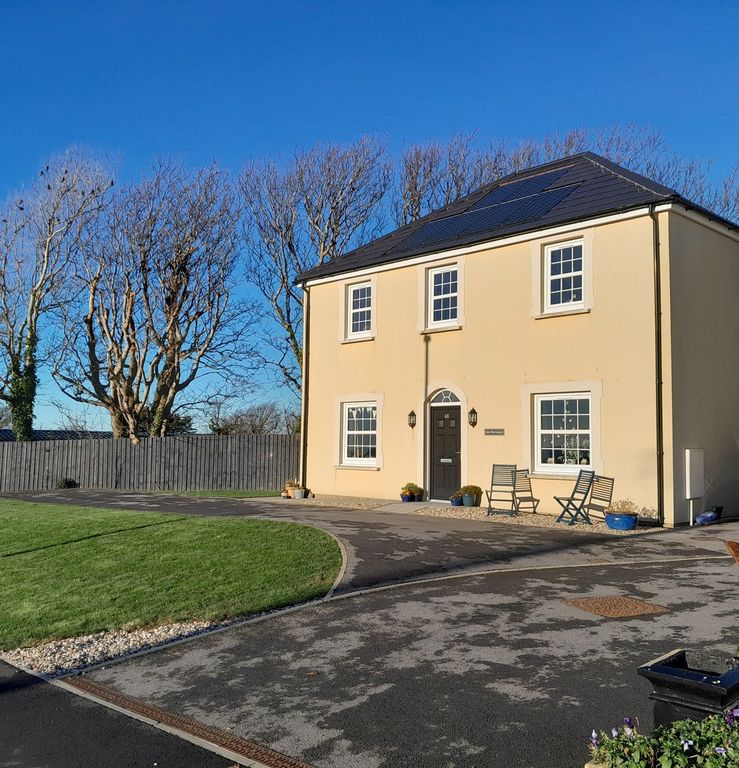 4 bed detached house for sale in Stad Craig Ddu, Llanon SY23, £385,000