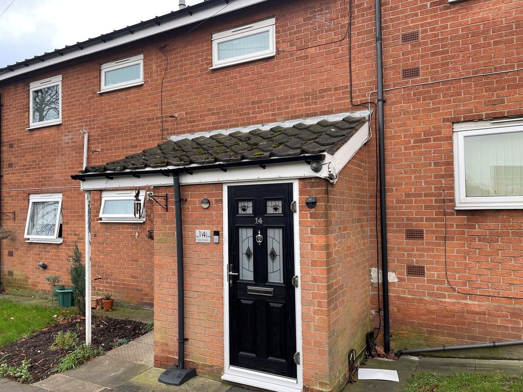 3 bed flat for sale in Hydes Road, Wednesbury WS10, £140,000