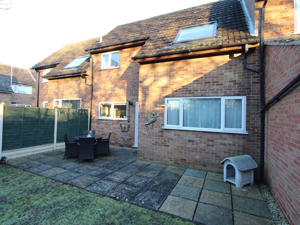 2 bed terraced house for sale in Canada Fields, Lutterworth LE17, £209,950