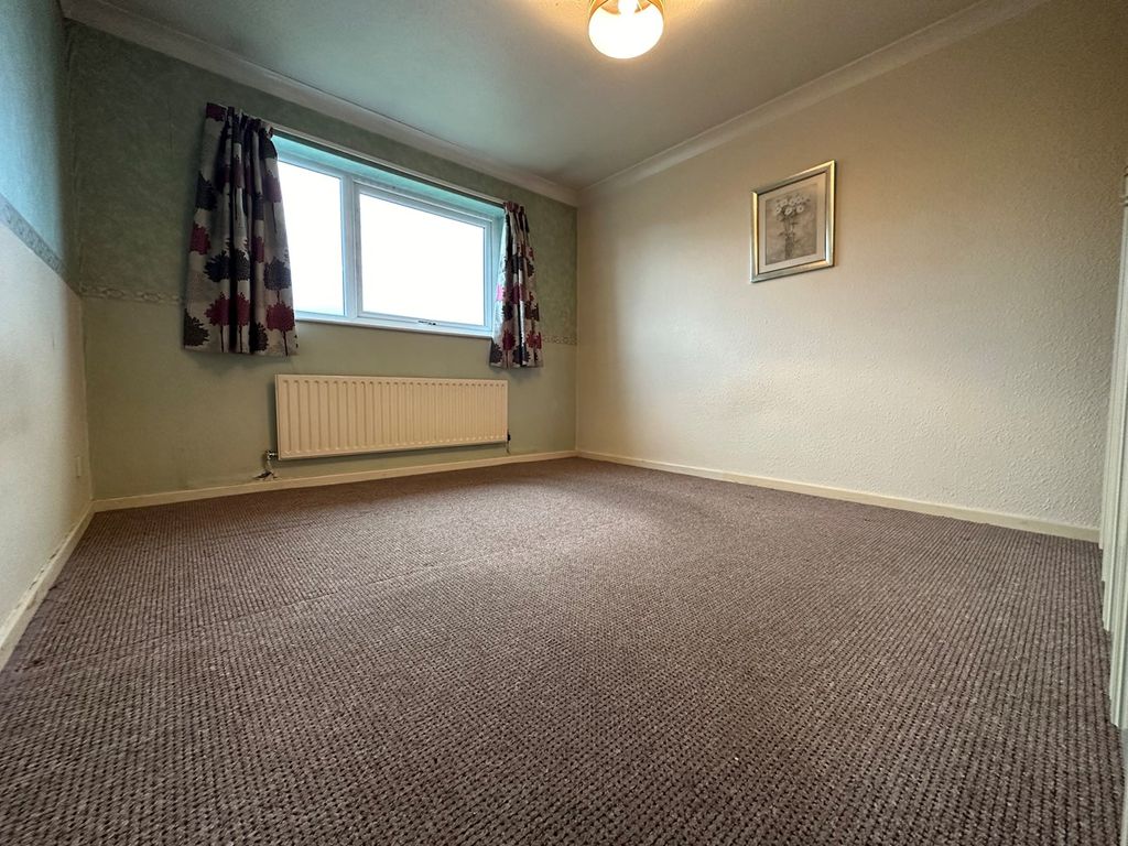 1 bed flat for sale in Tag Lane, Ingol, Preston PR2, £70,000