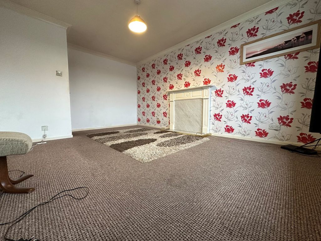1 bed flat for sale in Tag Lane, Ingol, Preston PR2, £70,000
