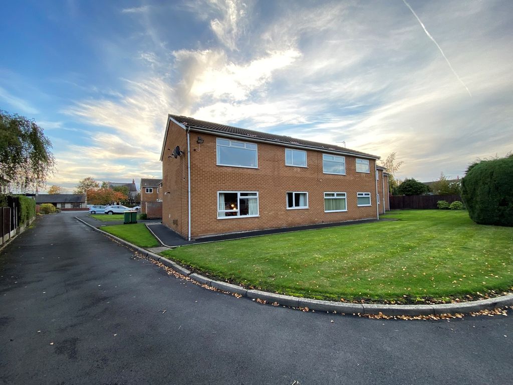 1 bed flat for sale in Tag Lane, Ingol, Preston PR2, £70,000