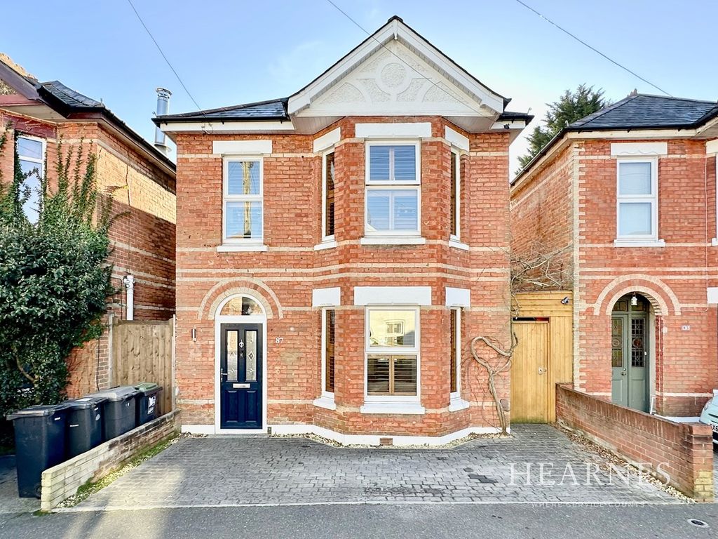4 bed detached house for sale in Markham Road, Bournemouth BH9, £425,000
