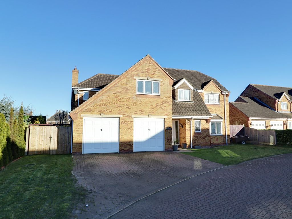 5 bed detached house for sale in Westfield Garth, Ealand DN17, £399,950