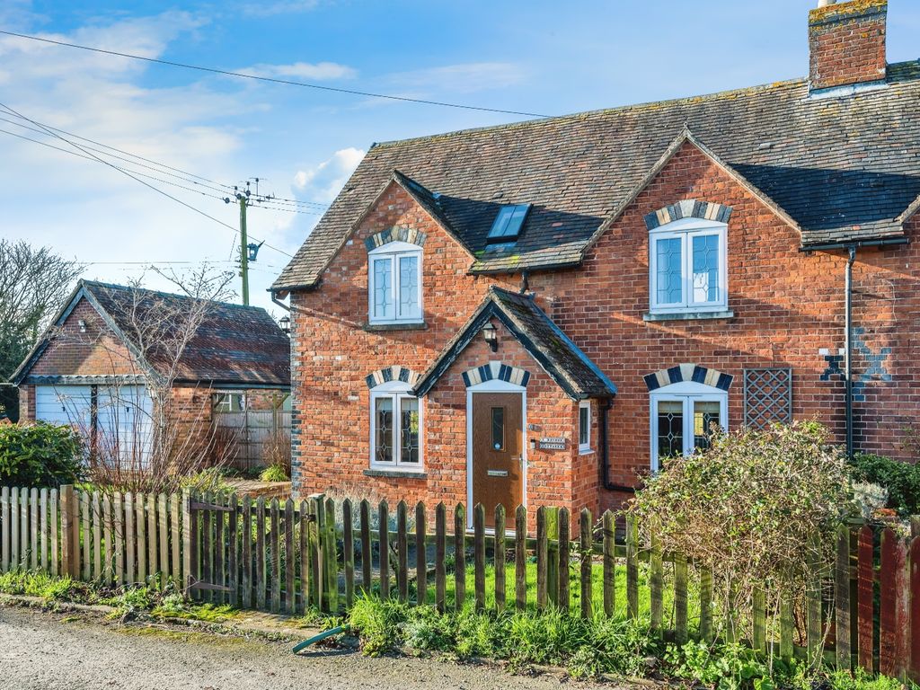 3 bed semi-detached house for sale in Barbers Bridge, Gloucester GL2, £460,000