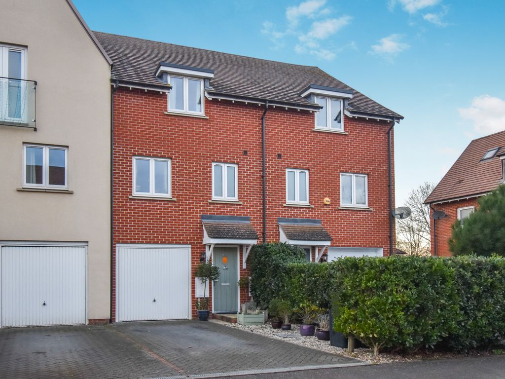 3 bed town house for sale in Garner Drive, St. Ives, Huntingdon PE27, £325,000
