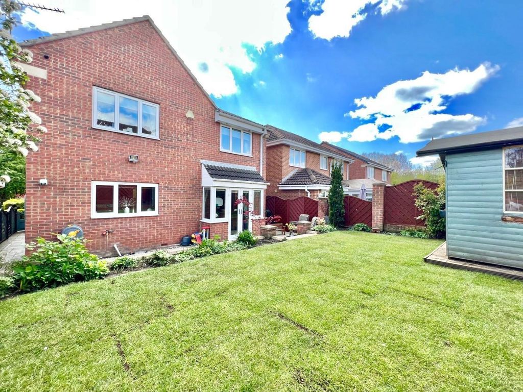 4 bed detached house for sale in Plumpton Park, Shafton, Barnsley S72, £290,000