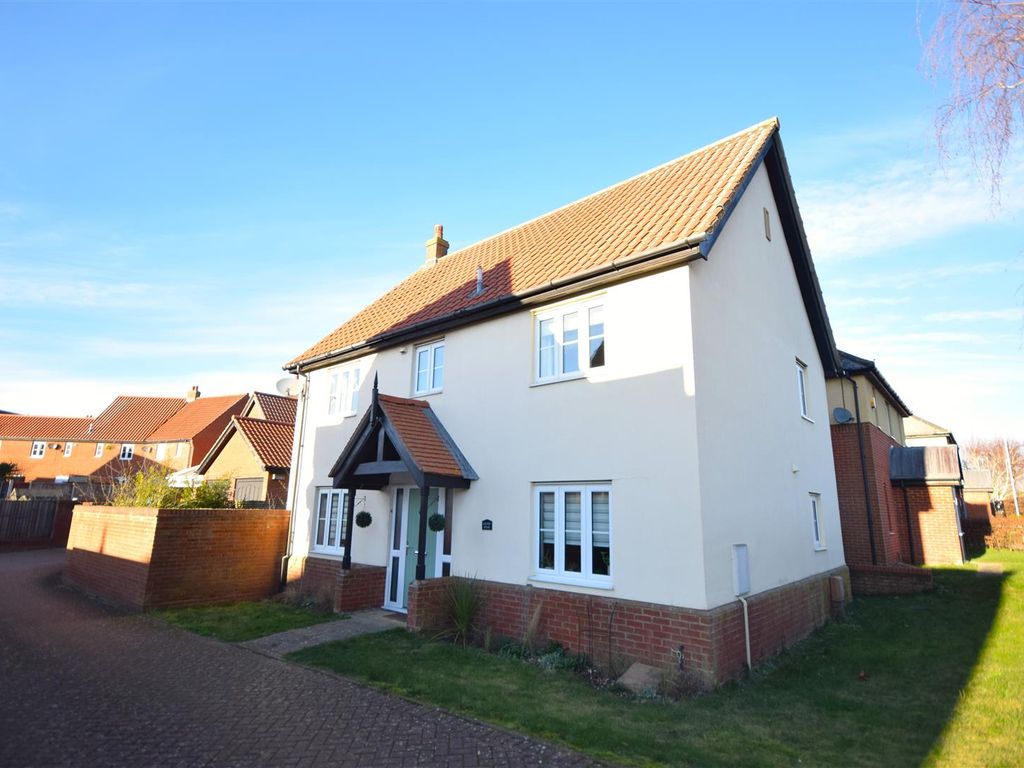 4 bed detached house for sale in Bawburgh Road, Easton, Norwich NR9, £400,000