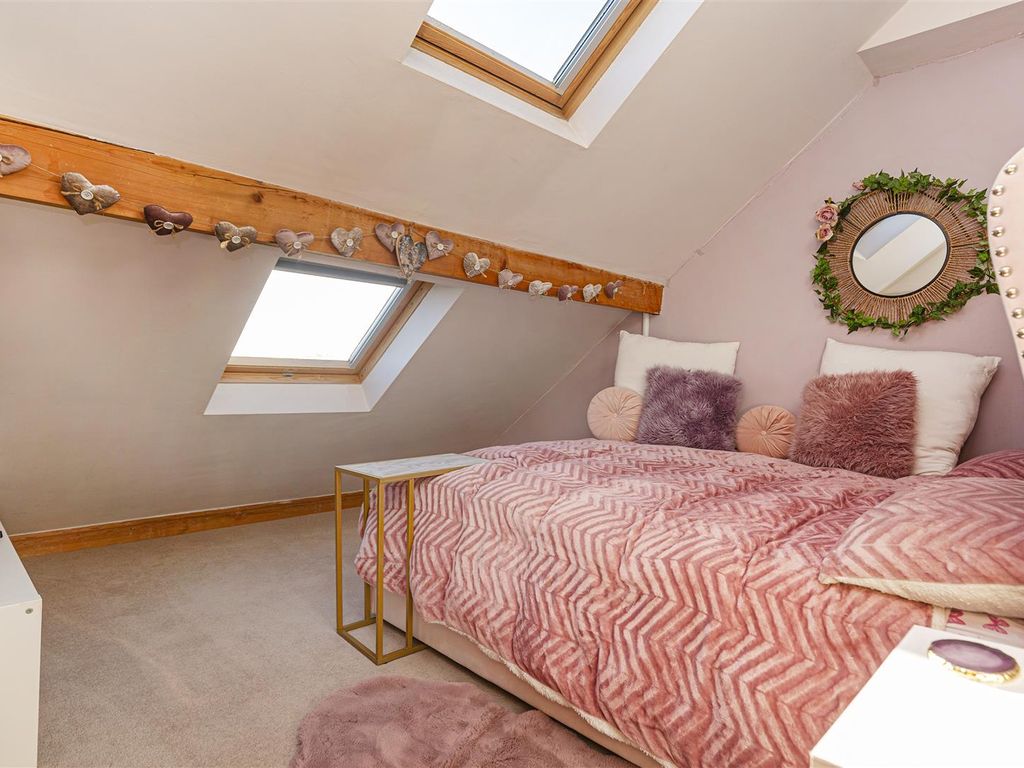 4 bed semi-detached bungalow for sale in Greenfield Avenue, Oakes, Huddersfield HD3, £260,000