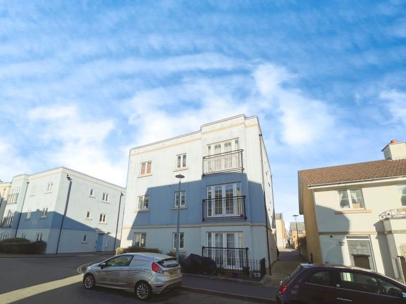 2 bed flat to rent in Eastcliff, Portishead, Bristol BS20, £1,300 pcm