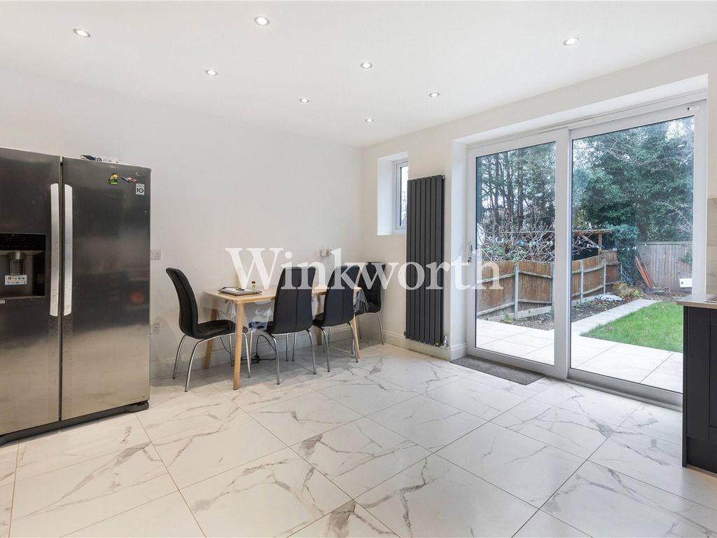 3 bed terraced house for sale in New Road, London N22, £660,000