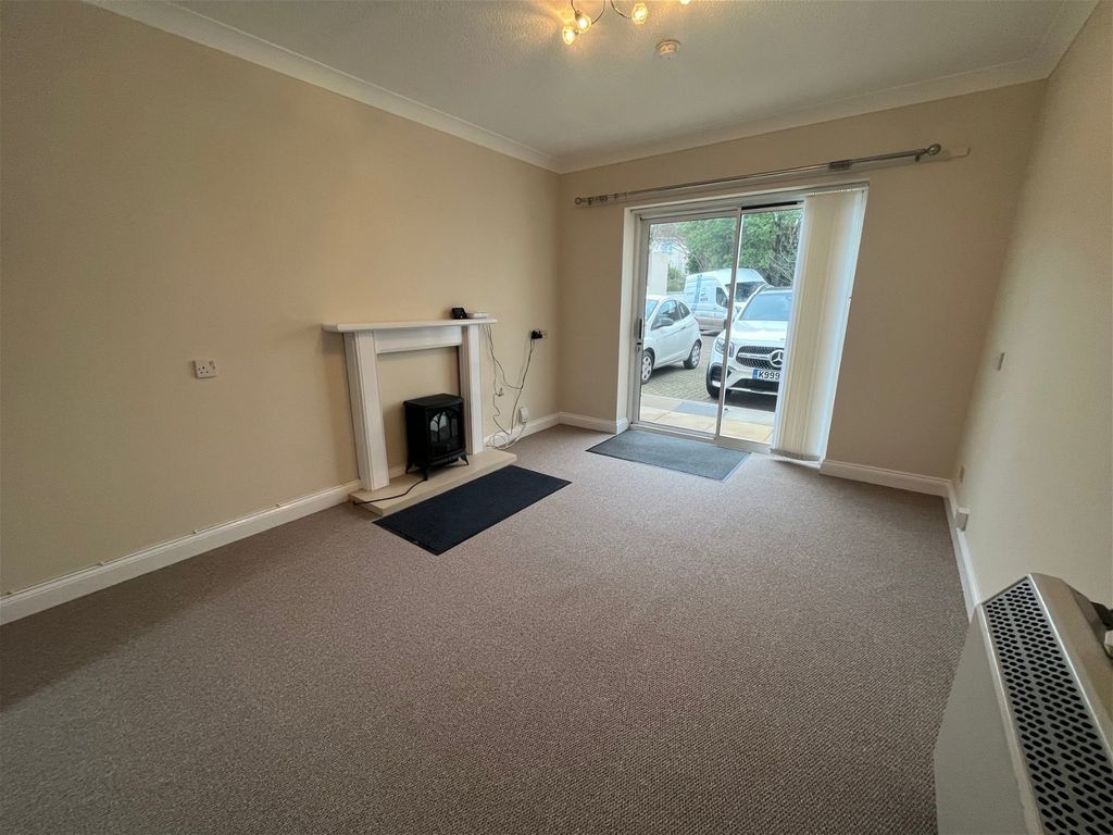 1 bed flat for sale in Fisher Street, Paignton TQ4, £84,950