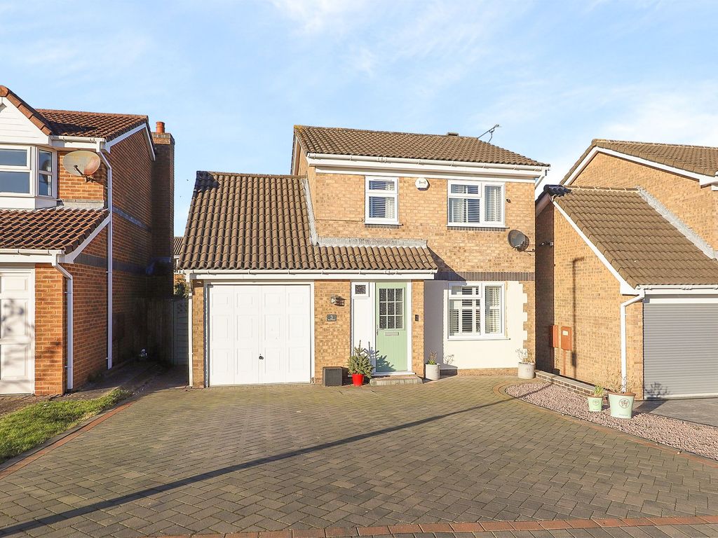 3 bed detached house for sale in Birch Close, Grassmoor S42, £240,000
