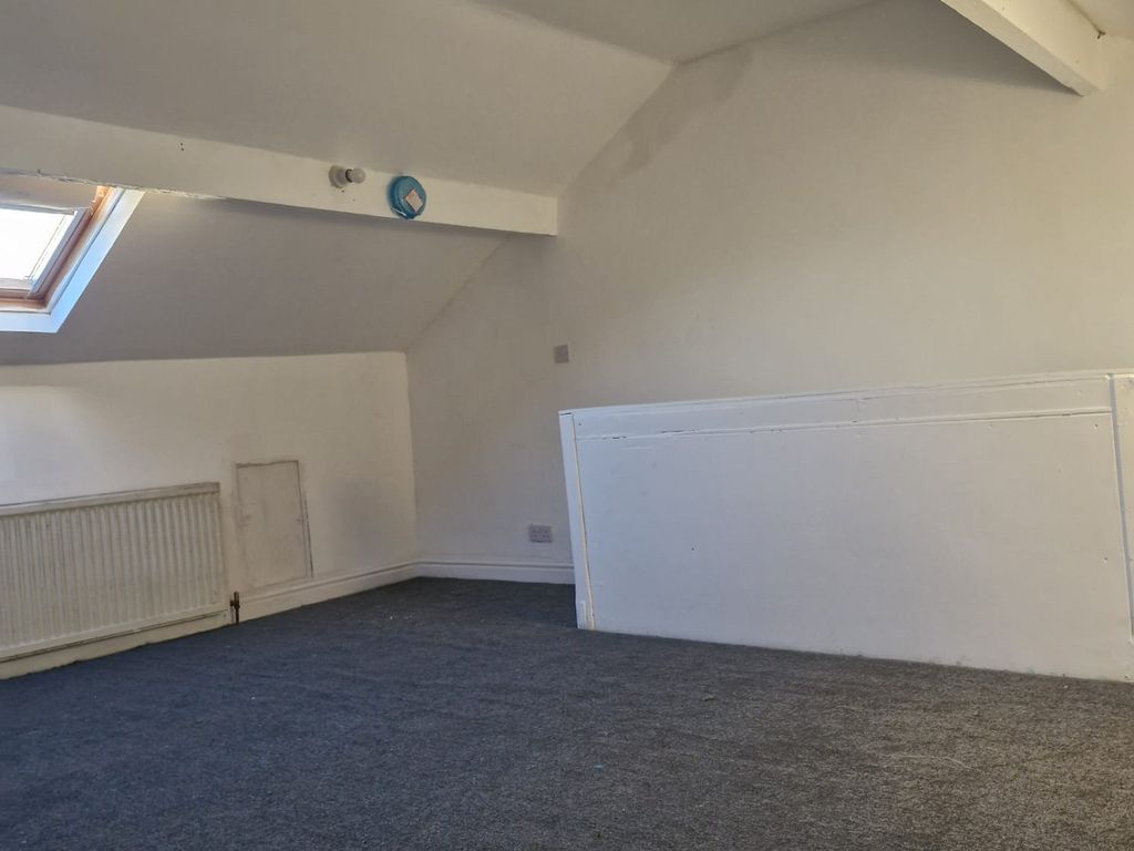 2 bed terraced house to rent in Fagley Place, Bradford BD2, £800 pcm