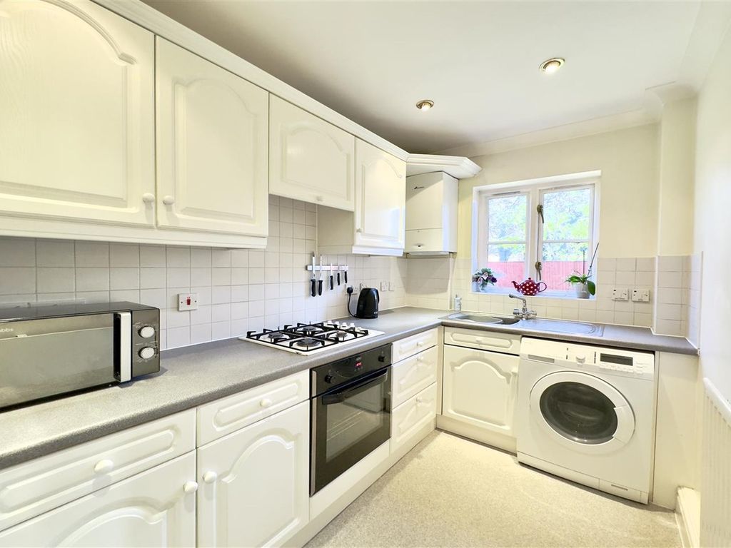 2 bed flat for sale in Nursery Drive, Poynton, Stockport SK12, £270,000