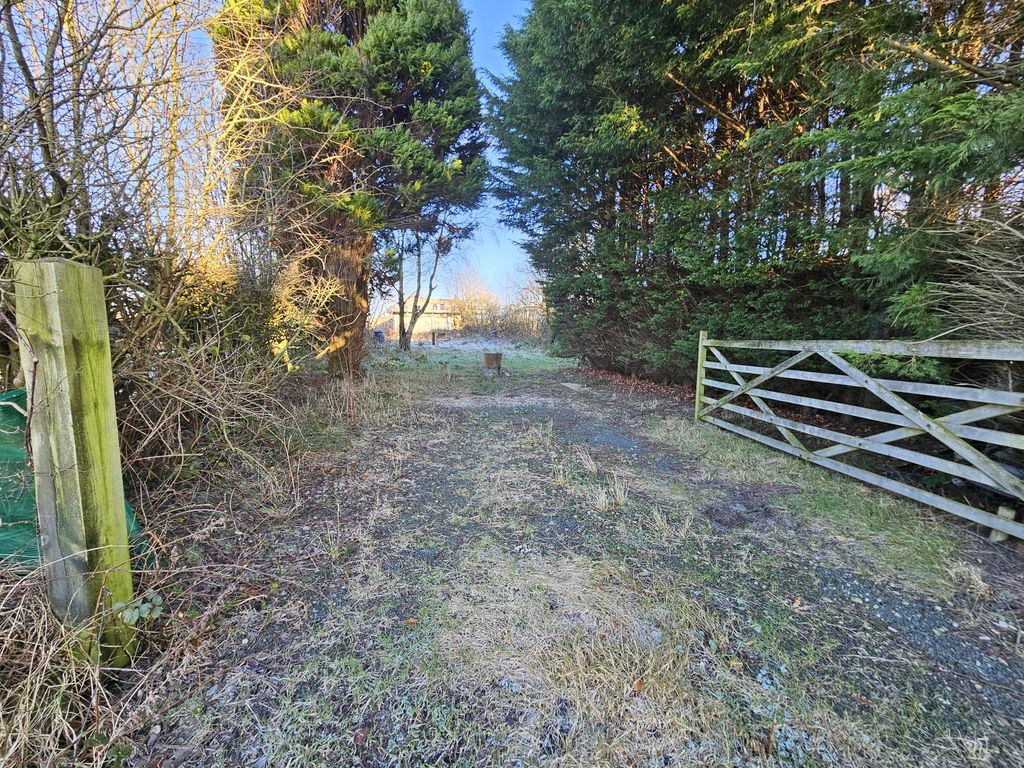 Land for sale in Cow Hill, Grimsargh PR2, £100,000