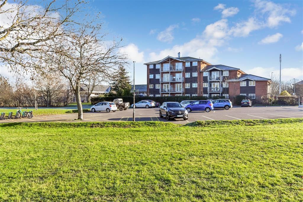 1 bed flat for sale in Henderson Road, Eastney, Portsmouth, Hampshire PO4, £160,000