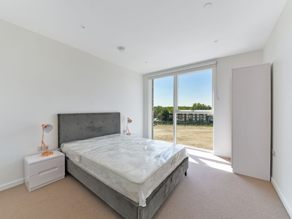2 bed flat to rent in Kingwood Apartments, Deptford Landings, Deptford SE8, £2,275 pcm